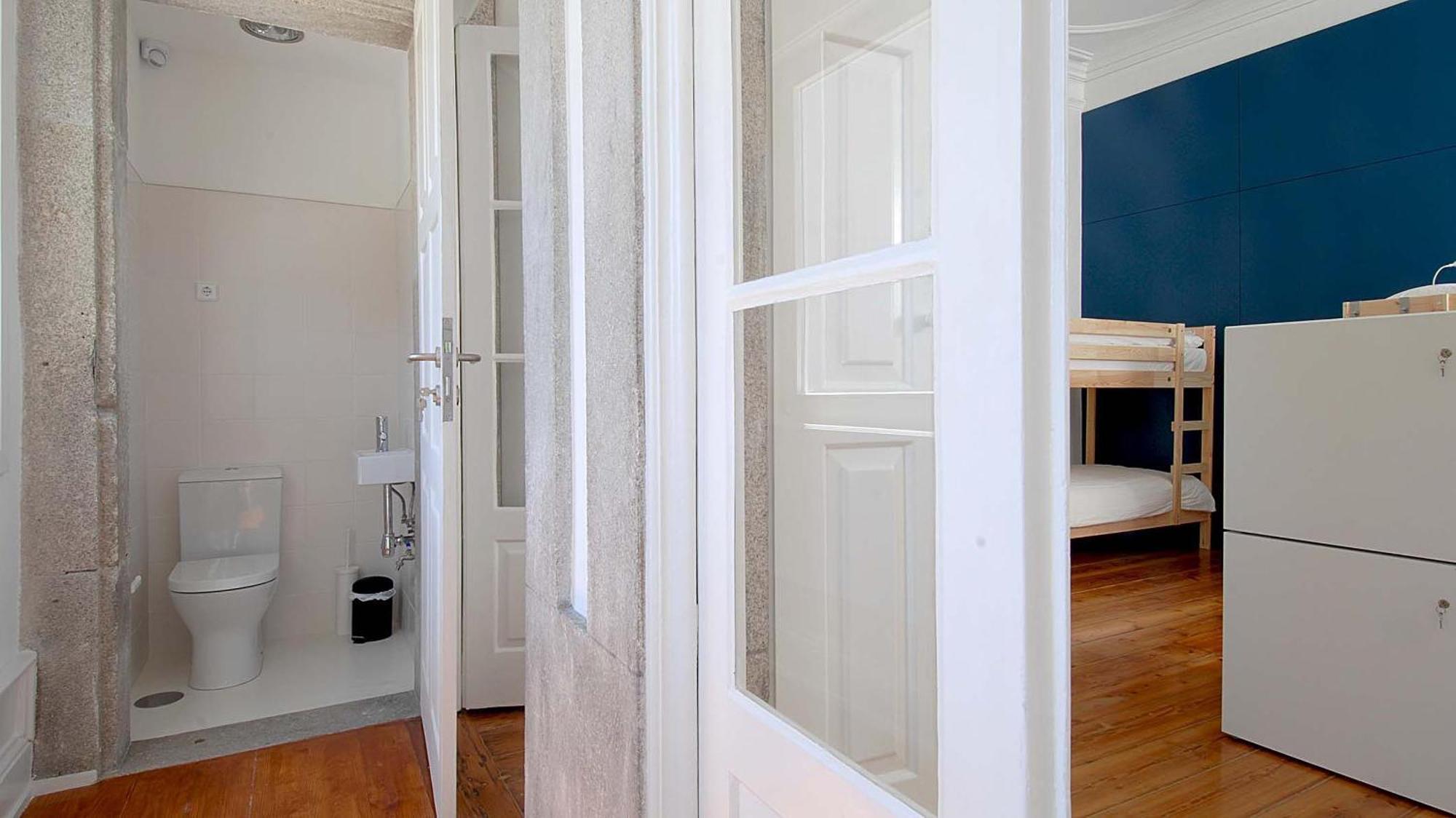 Chambre Quadruple Économique avec Salle de Bains Commune